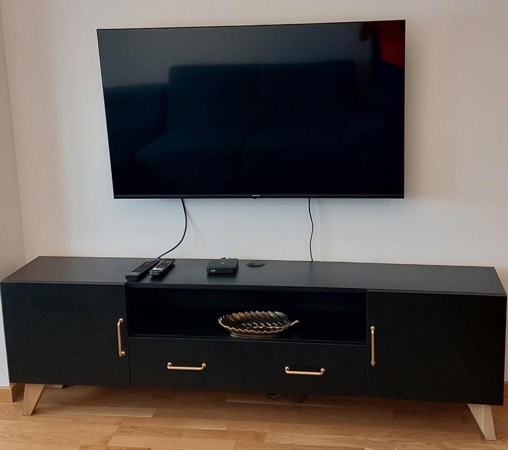 Appartamento Kej Danube Lux Free Garage Novi Sad Esterno foto